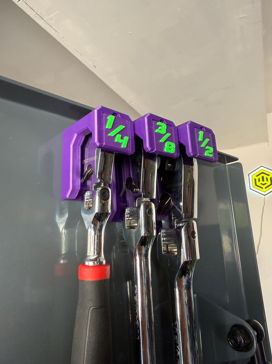 V3 Magnetic Ratchet Hanger